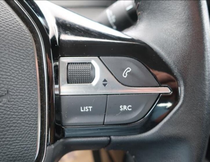 Peugeot 208 Hatchback 1,2 l 55 kw