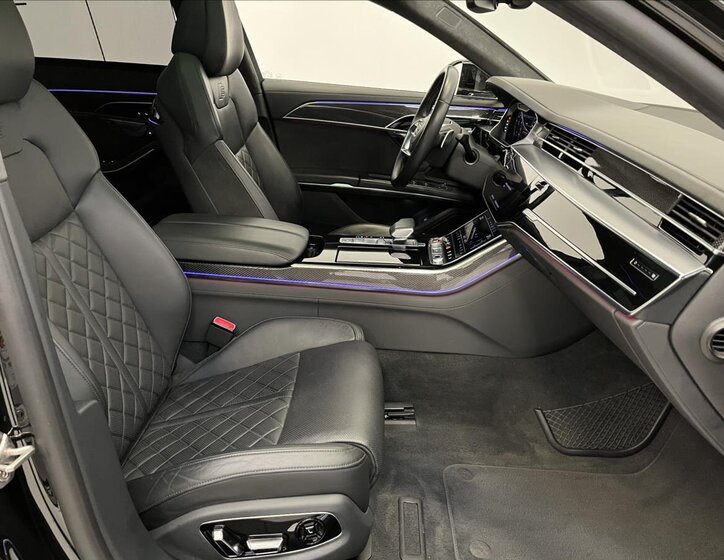 Audi S8 Sedan / Limuzína 4,0 l 420 kw