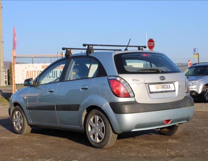KIA Rio 7