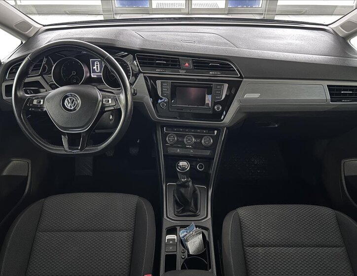 Volkswagen Touran 8