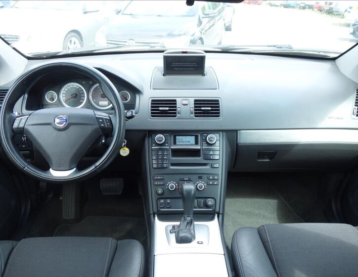 Volvo XC90 SUV 2,4 l 147 kw