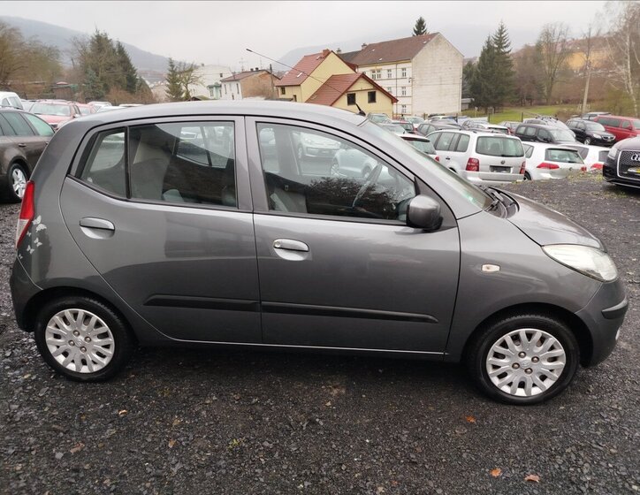 Hyundai i10 Hatchback 1,1 l 49 kw
