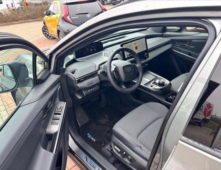 Toyota bZ4X SUV / Terénní 0,0 165 kw