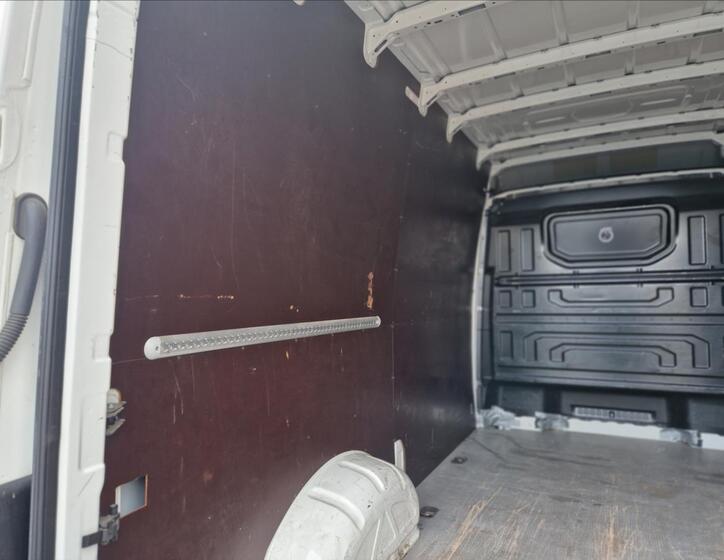 Volkswagen Crafter 13