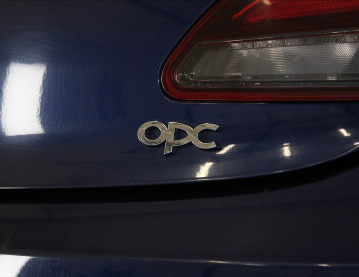 Opel Astra Hatchback 2,0 l 206 kw