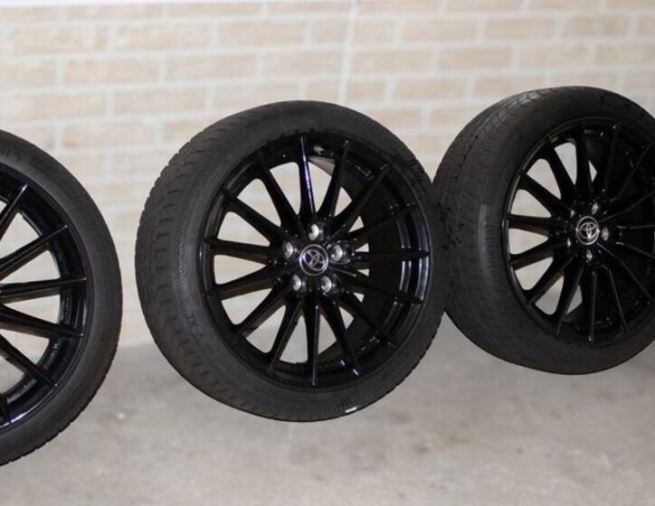 Toyota Yaris Hatchback 1,6 l 192 kw