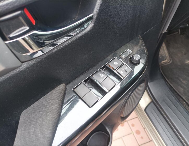 Toyota Hilux Pick-up 2,4 l 110 kw