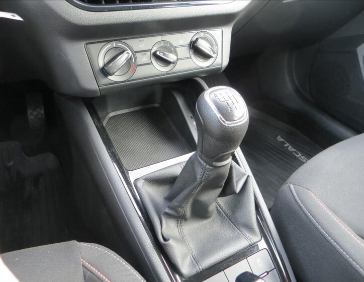 Škoda Scala Hatchback 1,5 l 110 kw