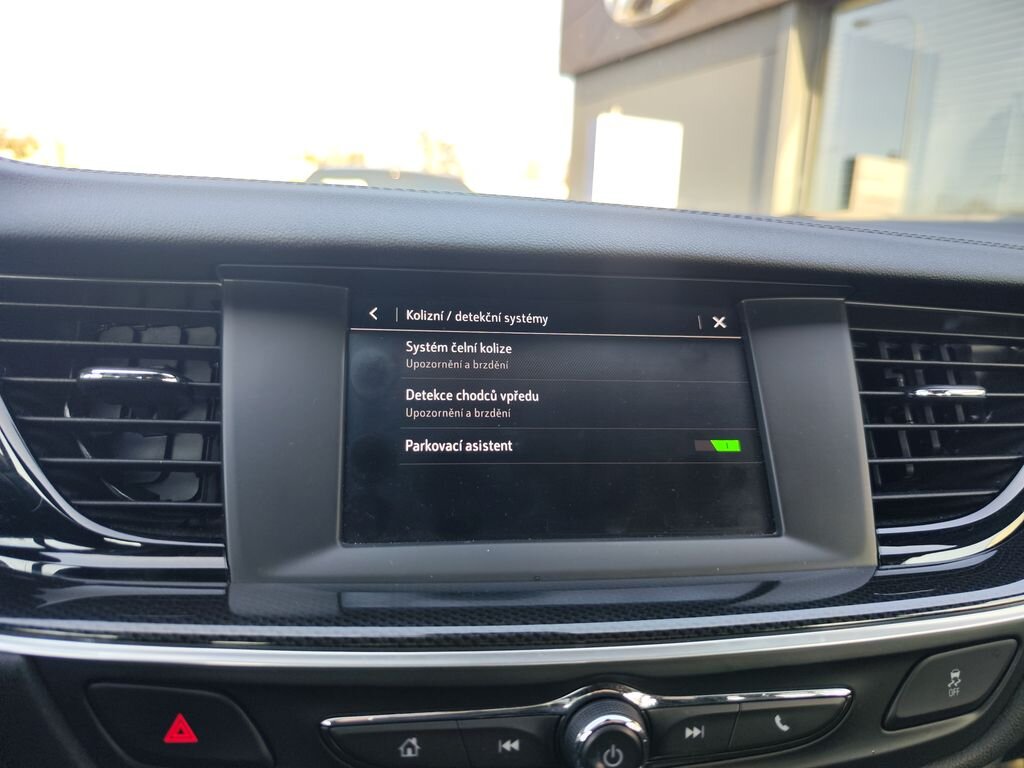 Opel Insignia Kombi 2,0 l 128 kw