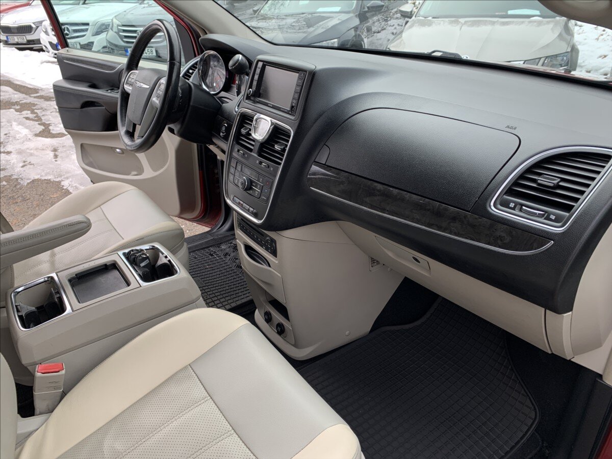 Chrysler Town & Country VAN-Minibus 3,6 l 211 kw