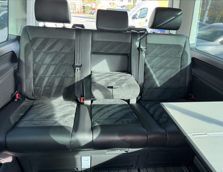 Volkswagen Multivan 29