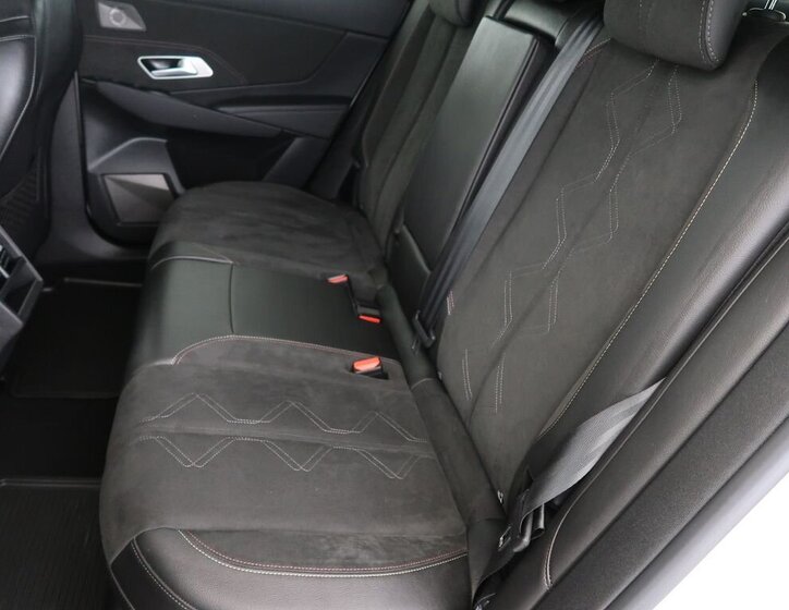 DS Automobiles DS7 Crossback SUV / Terénní 1,6 l 133 kw