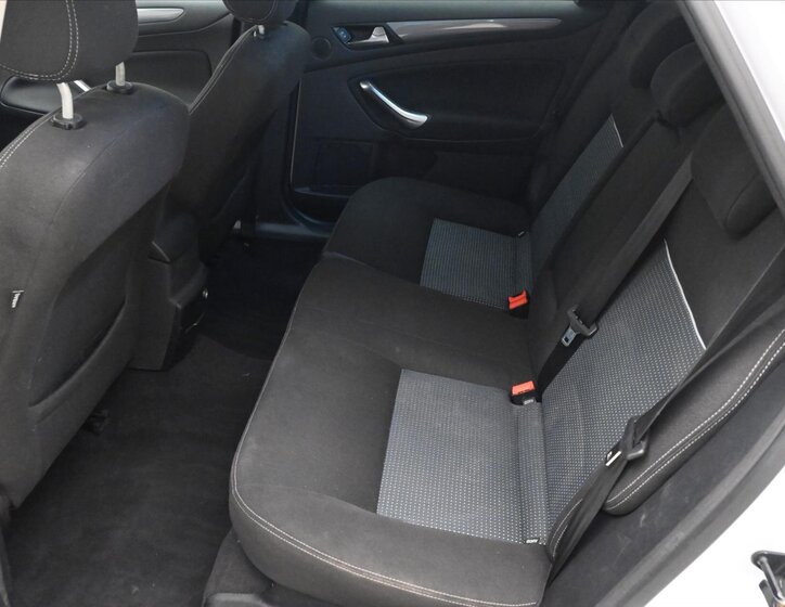 Ford Mondeo Kombi 2,0 l 103 kw