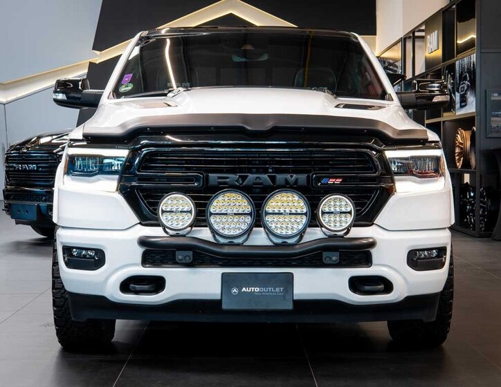 Dodge RAM Pick-up 5,7 l 295 kw