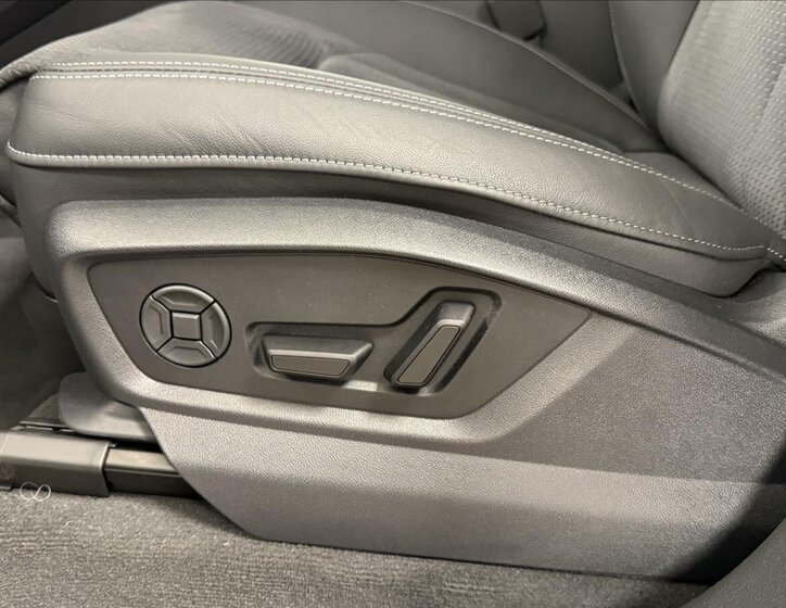 Audi Q8 SUV 3,0 l 210 kw