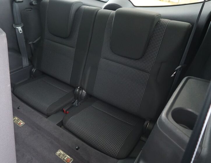 Toyota Corolla Verso 11