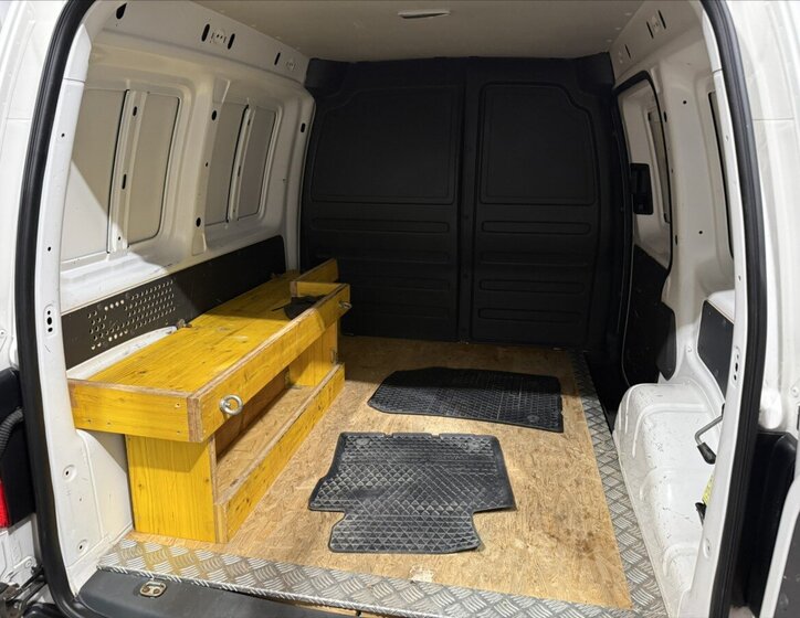 Volkswagen Caddy Skříň 1,6 l 75 kw