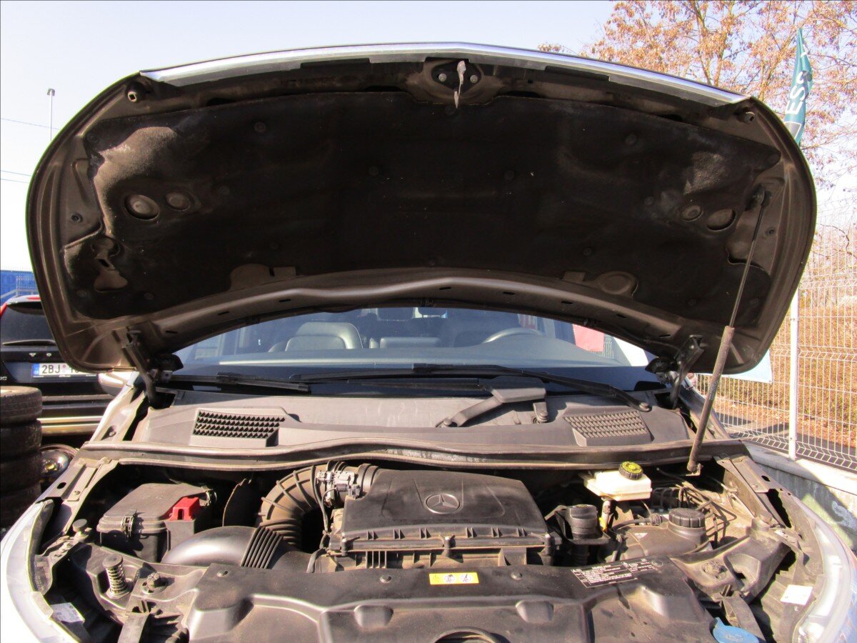 Mercedes-Benz Třídy V Kombi 2,1 l 140 kw