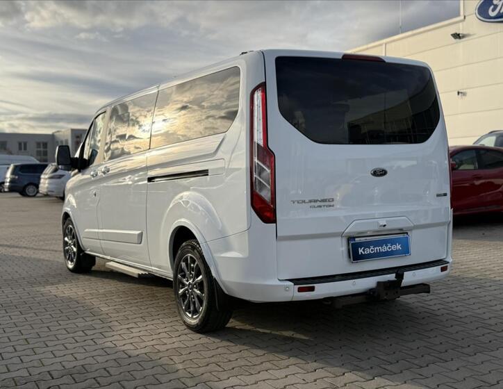 Ford Tourneo Custom 3