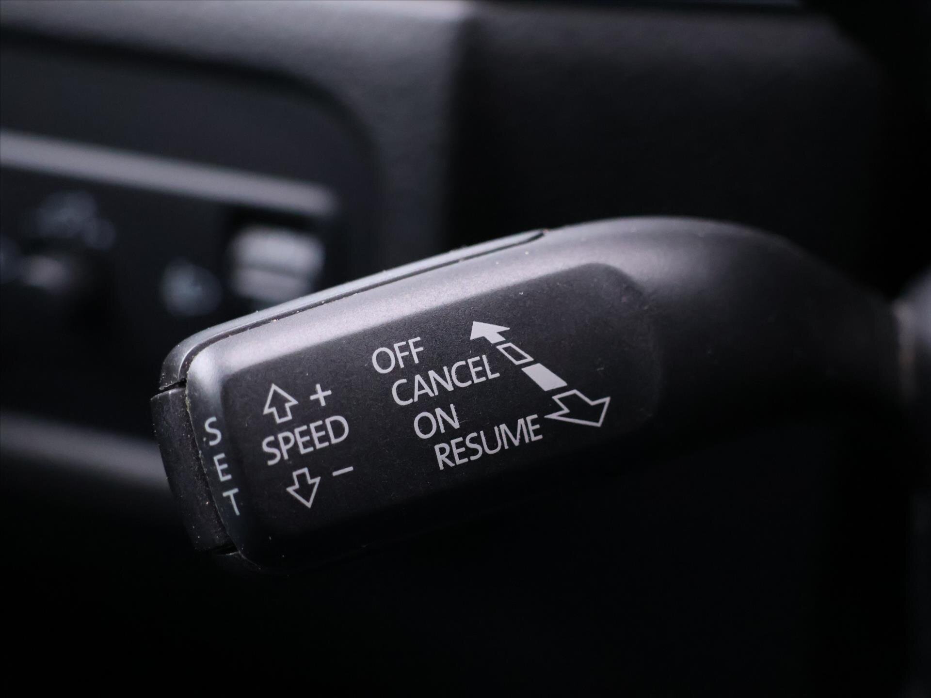 Volkswagen Touareg SUV / Terénní 3,0 l 180 kw