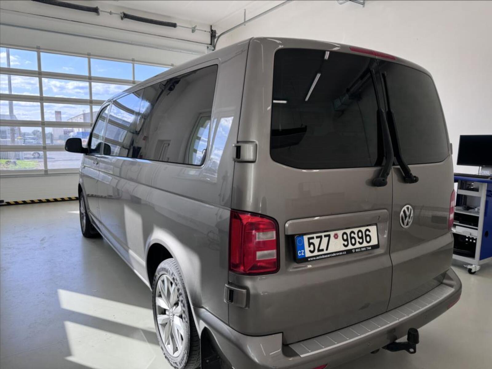 Volkswagen Multivan 6