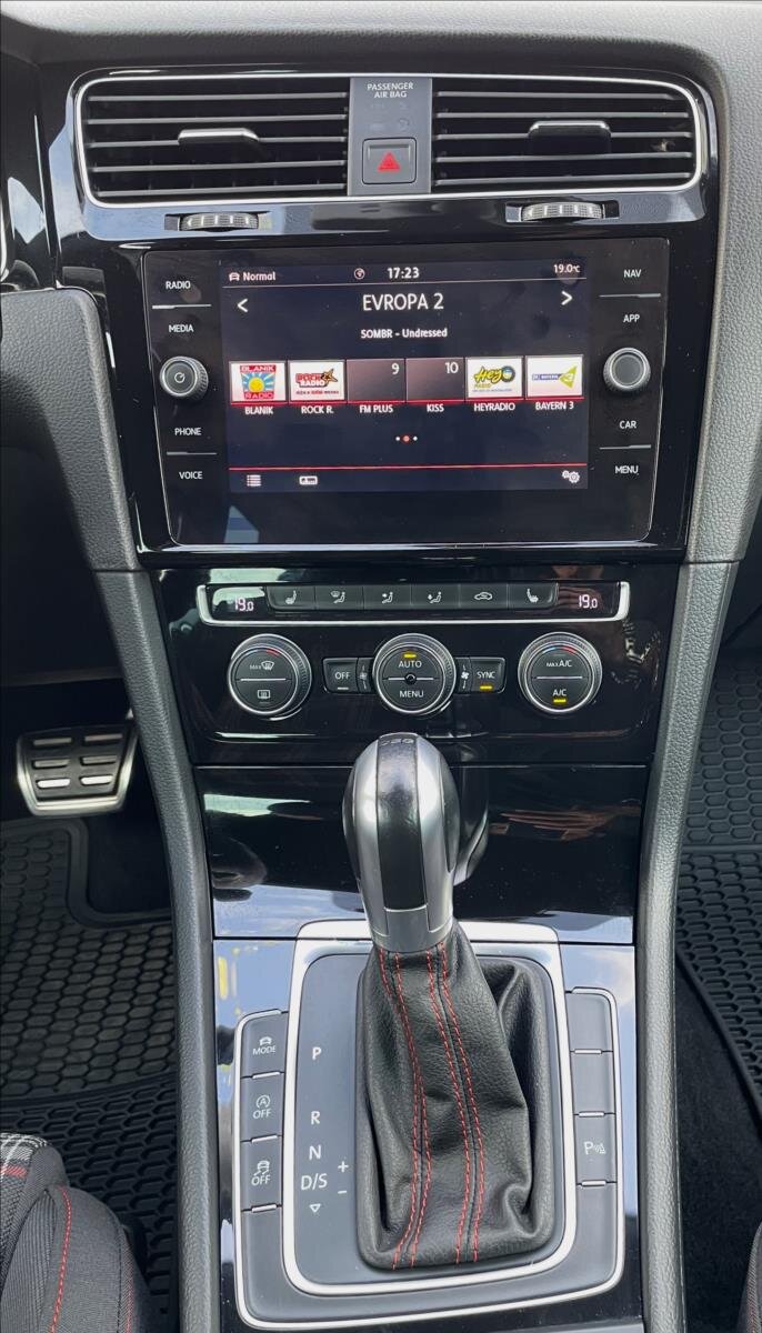 Volkswagen Golf Hatchback 2,0 l 210 kw