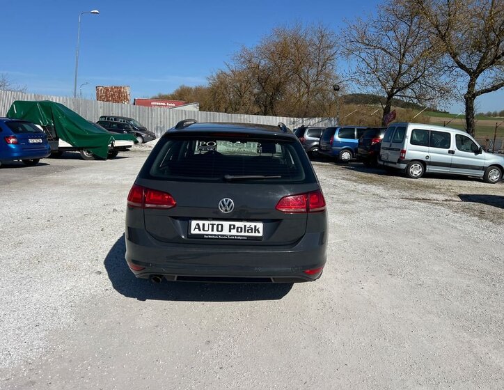 Volkswagen Golf Kombi 1,6 l 77 kw