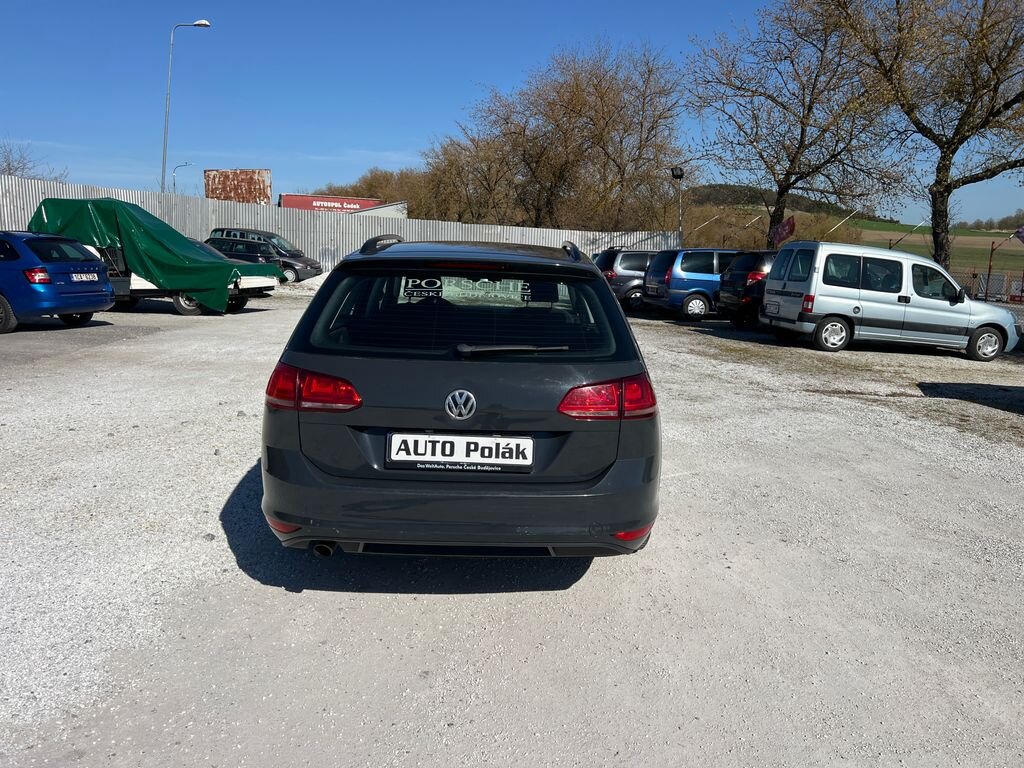 Volkswagen Golf Kombi 1,6 l 77 kw