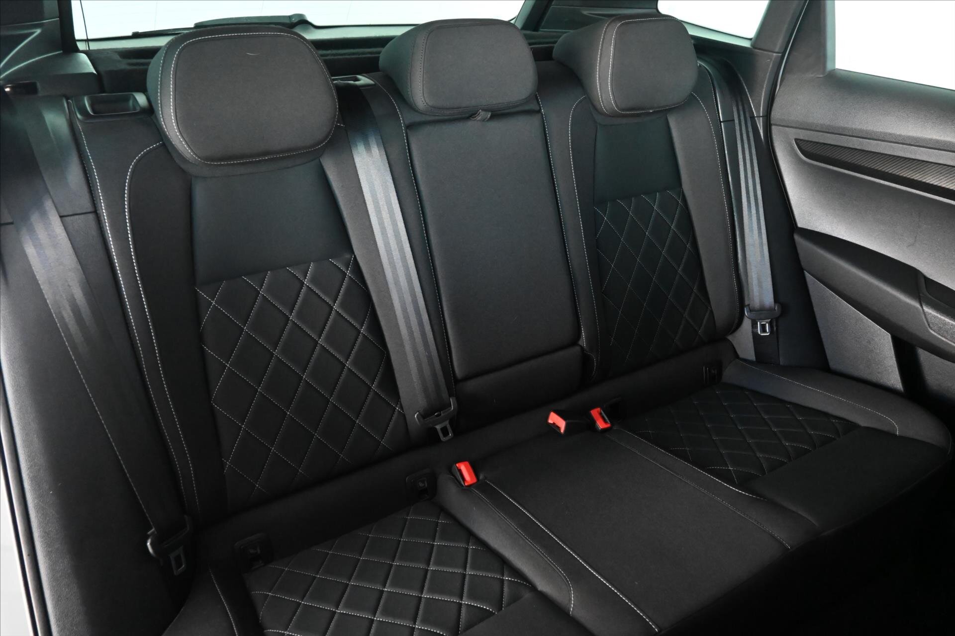 Škoda Karoq SUV 1,5 l 110 kw