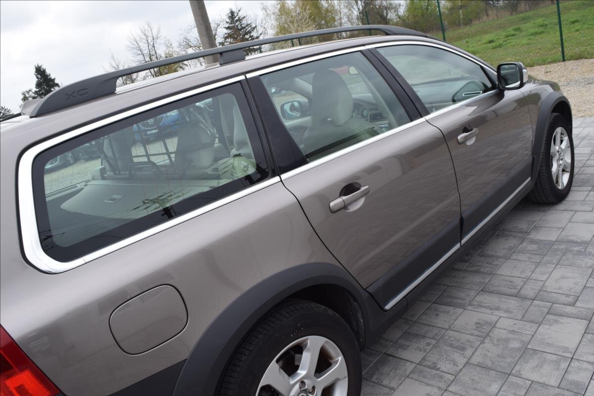 Volvo XC70 Kombi 2,4 l 120 kw