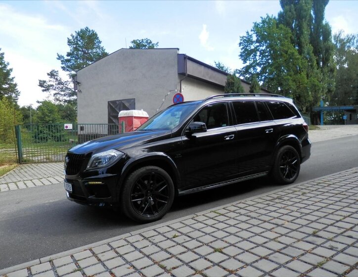 Mercedes-Benz GL SUV 4,7 l 320 kw