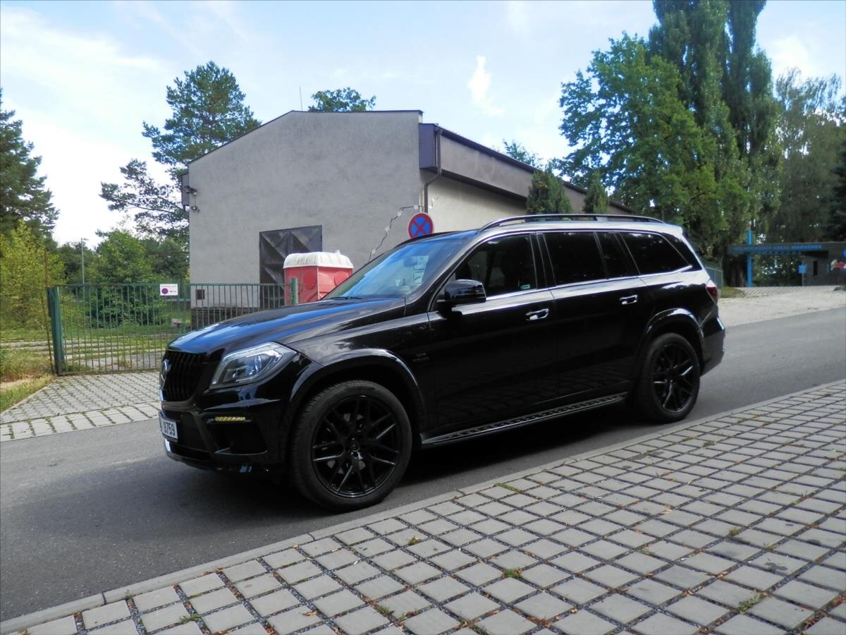 Mercedes-Benz GL SUV 4,7 l 320 kw