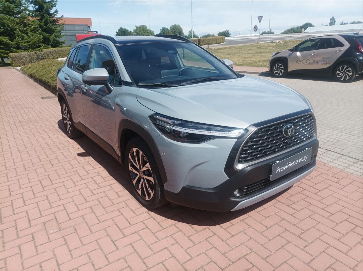 Toyota Corolla Cross SUV / Terénní 2,0 l 112 kw