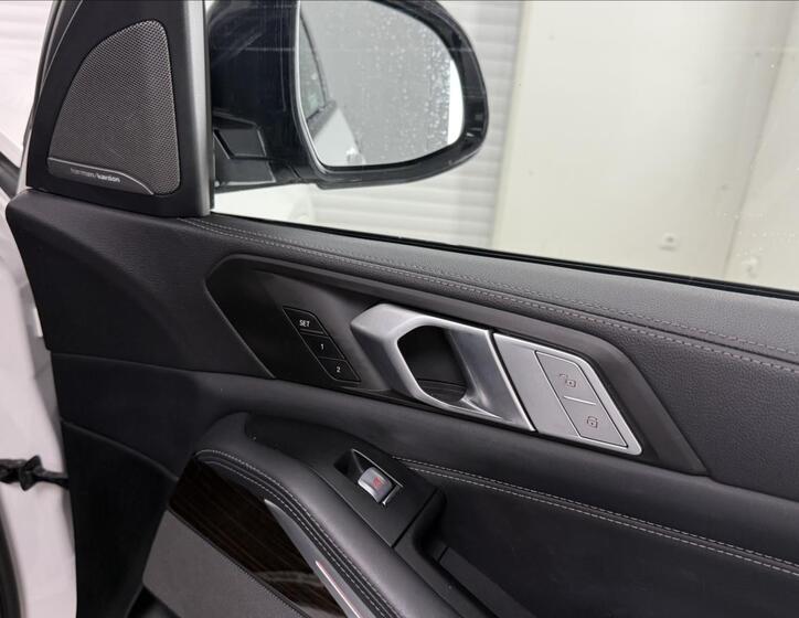 BMW X7 49