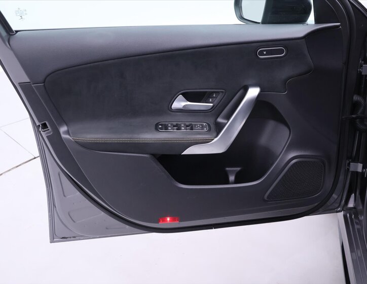Mercedes-Benz Třídy A Hatchback 2,0 l 310 kw