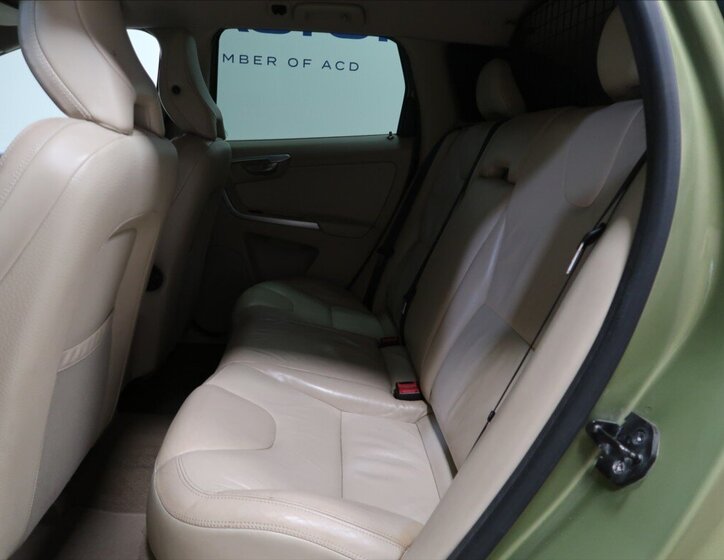 Volvo XC60 SUV / Terénní 2,4 l 120 kw