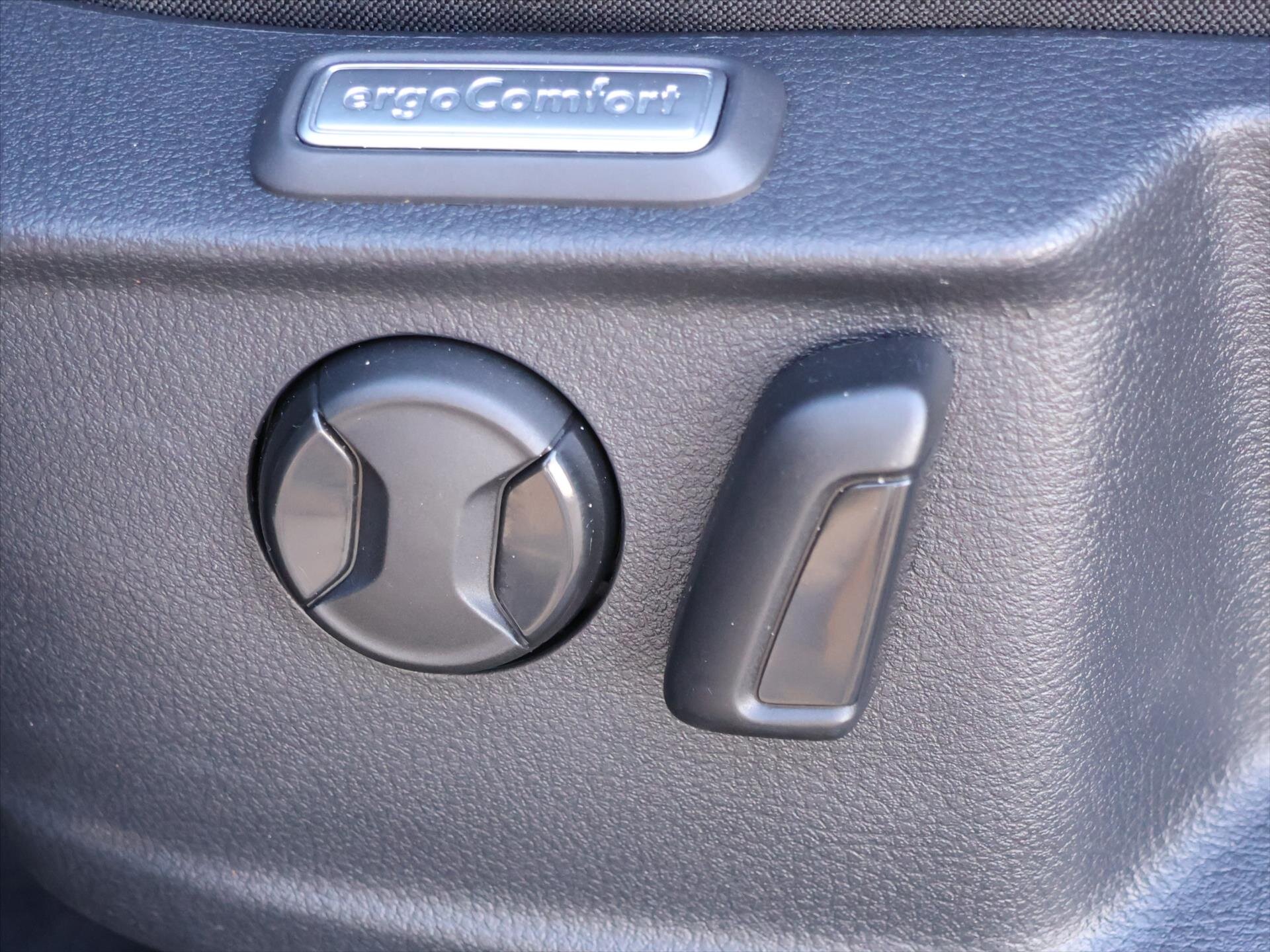 Volkswagen Passat Sedan / Limuzína 1,4 l 110 kw