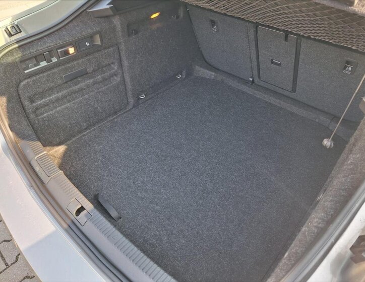 Škoda Superb Sedan / Limuzína 2,0 l 140 kw