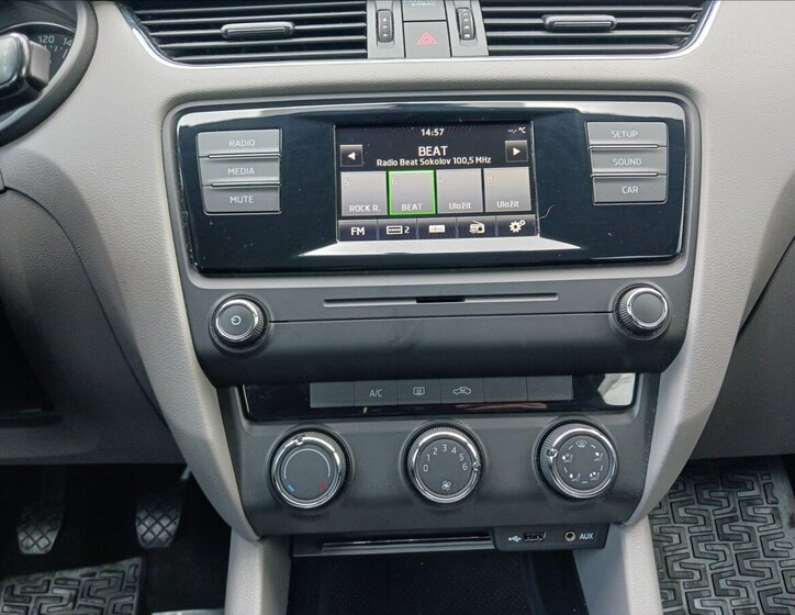 Škoda Octavia Sedan / Limuzína 1,6 l 77 kw