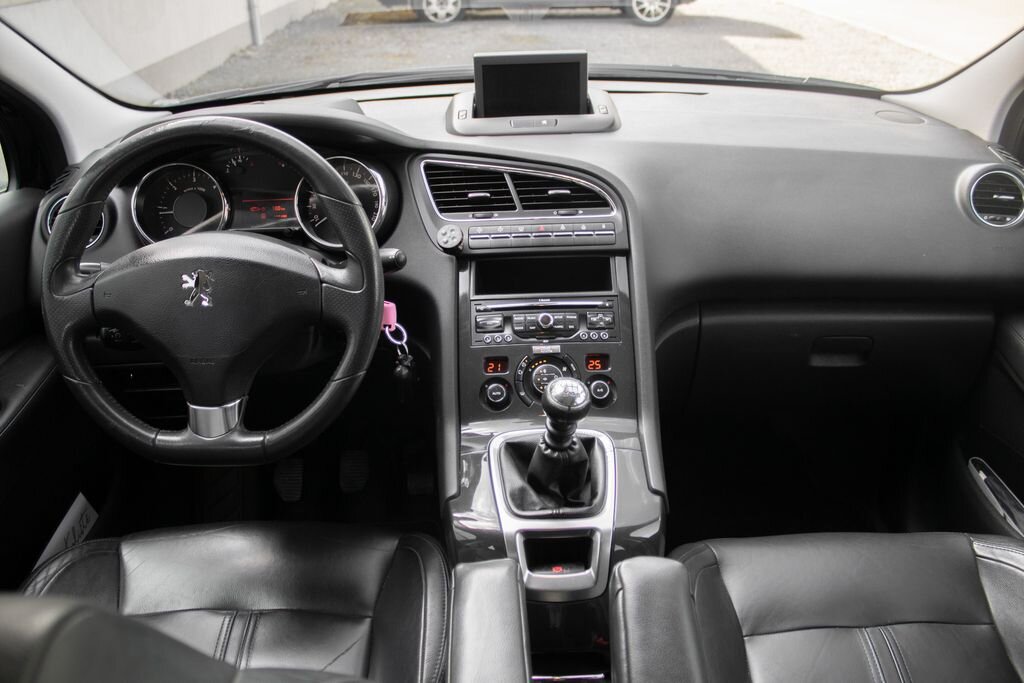 Peugeot 5008 SUV / Terénní 2,0 l 110 kw