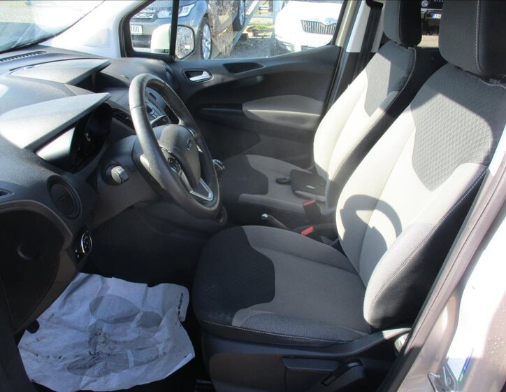Ford Tourneo Courier 7