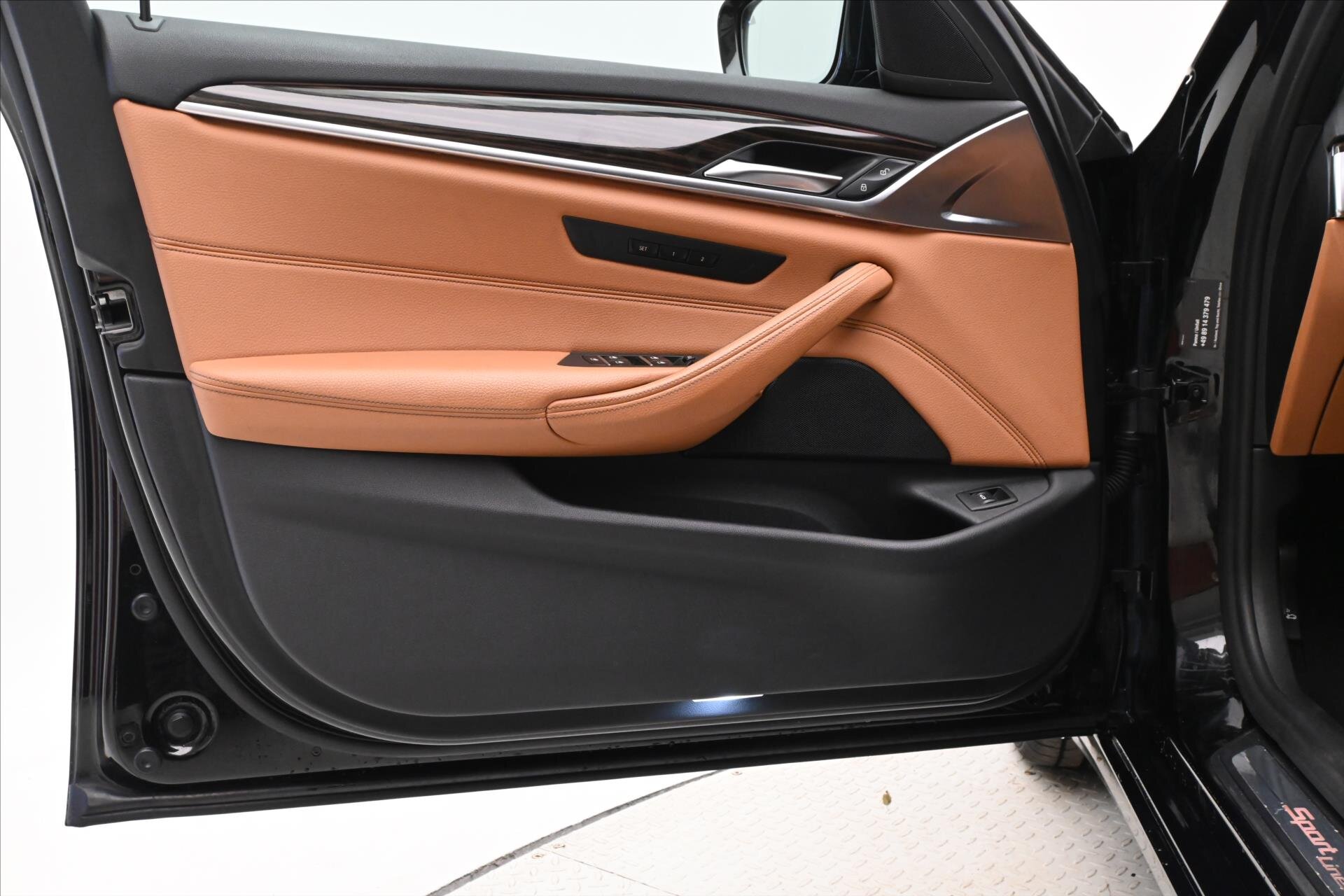 BMW Řada 5 Kombi 3,0 l 195 kw