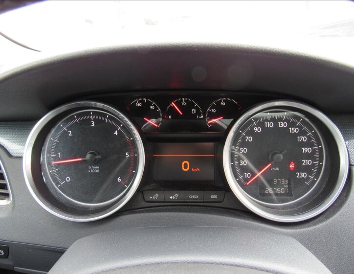 Peugeot 508 Kombi 2,0 l 103 kw