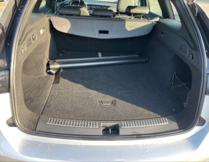 Opel Insignia Kombi 2,0 l 128 kw