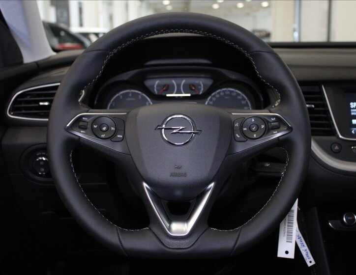 Opel Grandland X SUV / Terénní 1,2 l 96 kw