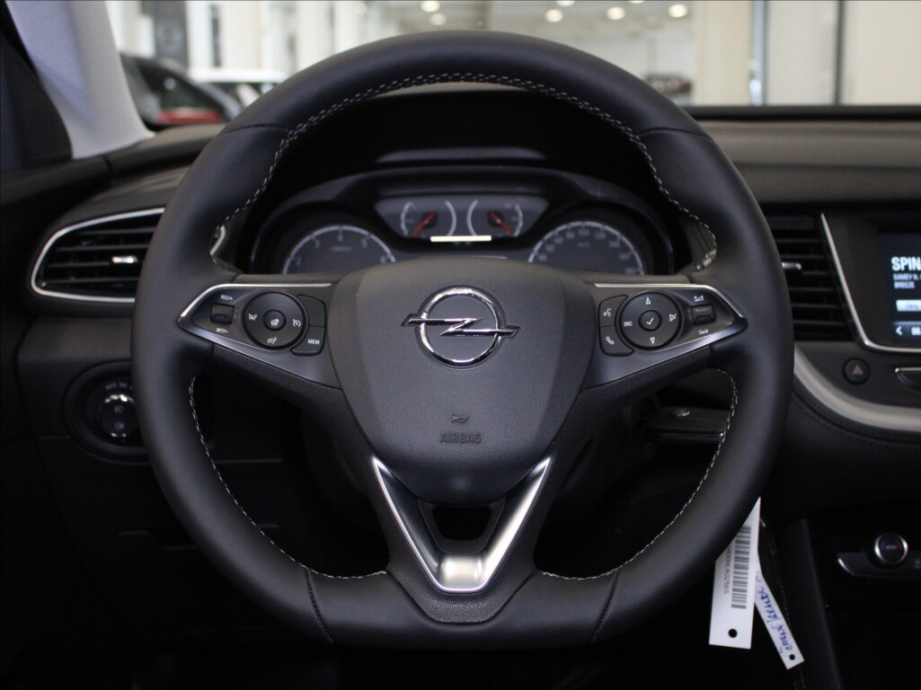 Opel Grandland X SUV / Terénní 1,2 l 96 kw