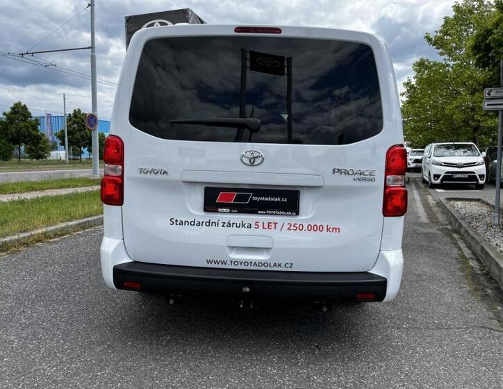Toyota ProAce Verso 8