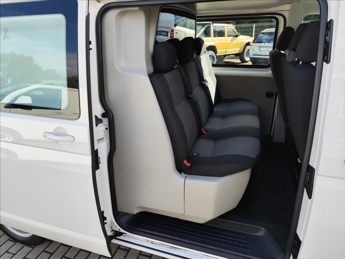 Volkswagen Transporter Kombi 2,0 l 84 kw