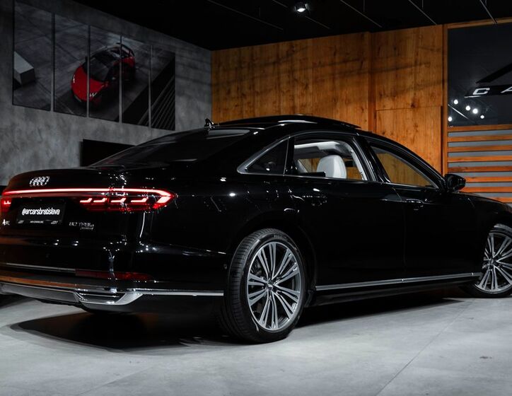 Audi A8 38