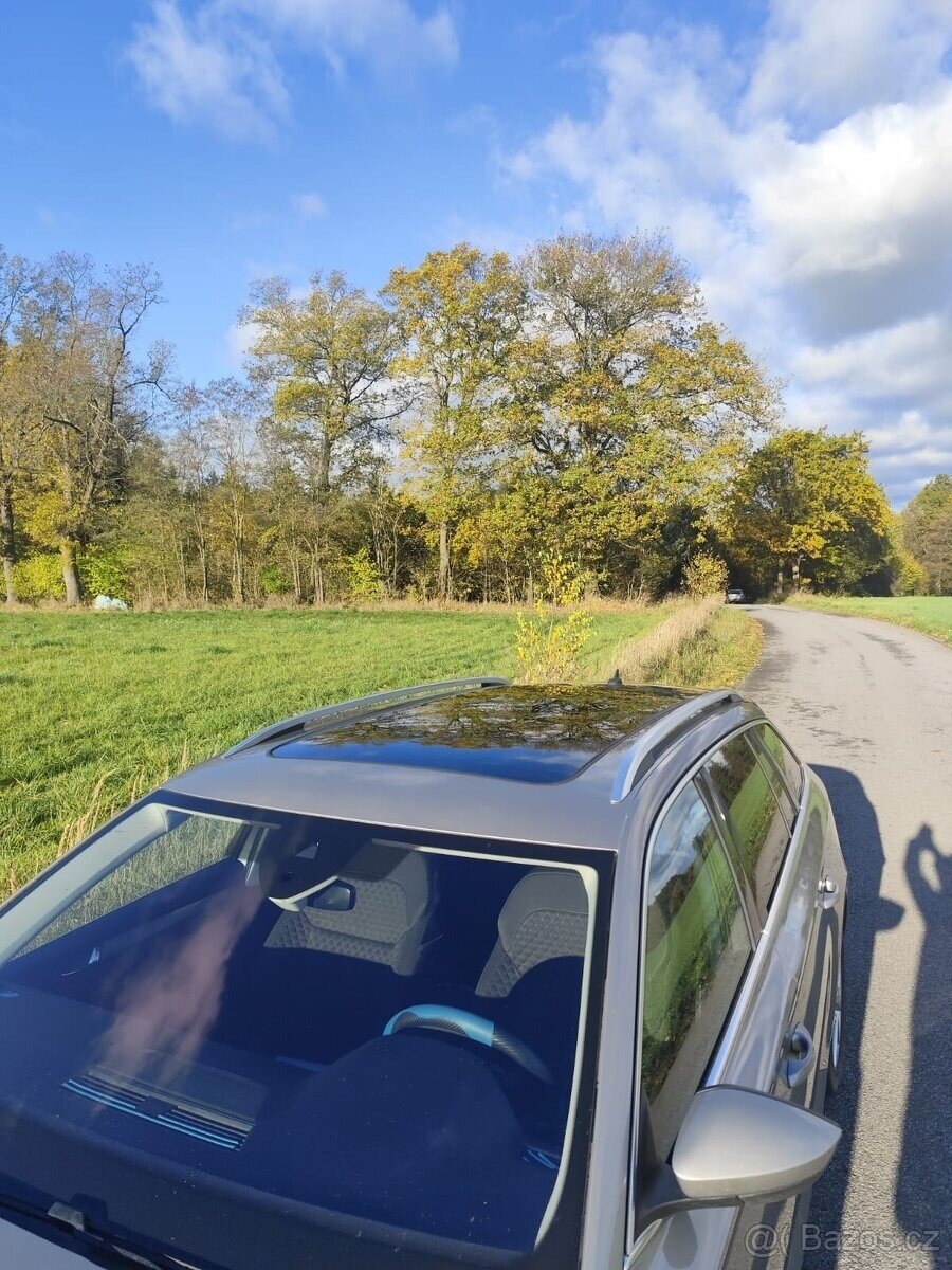 Škoda Superb Kombi 0,0 0